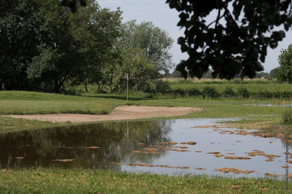 Les Hameaux De Camargue *